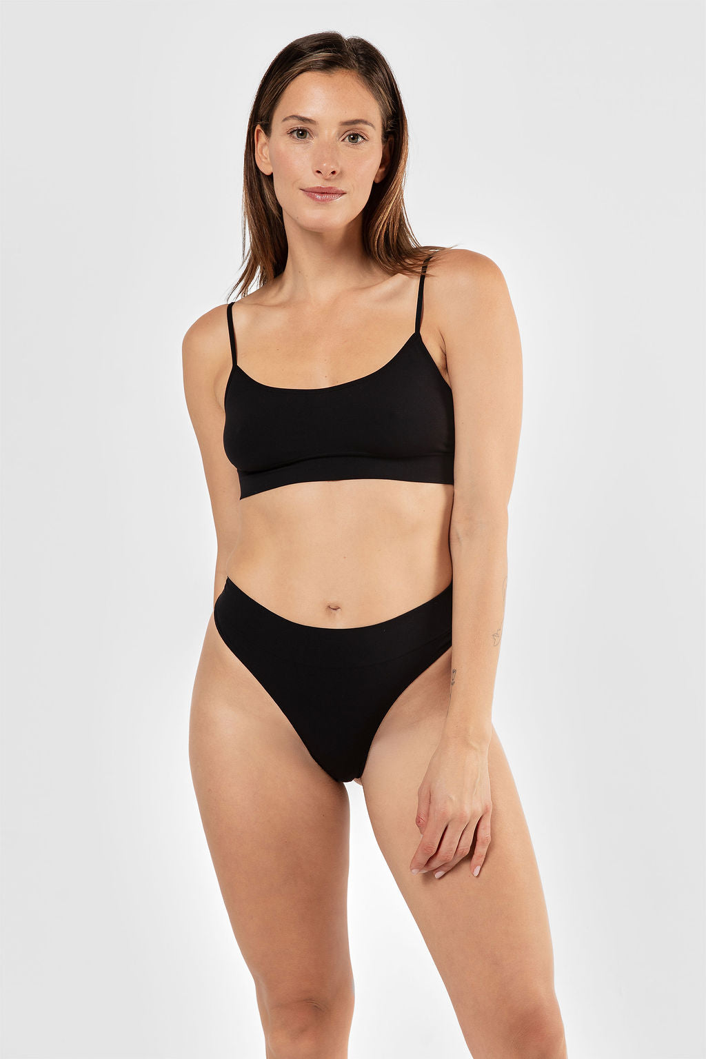 Essentials Scoop bralette Black