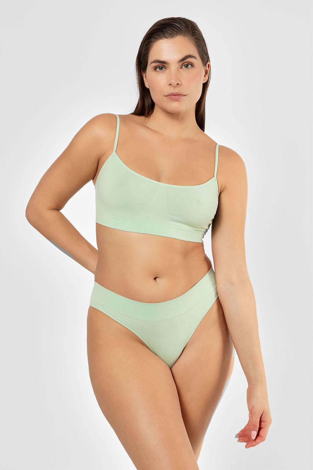 Essentials Scoop bralette Matcha